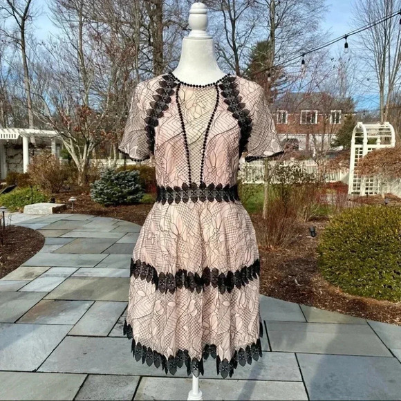 NWT NICHOLAS Lace Crochet Short-Sleeve Cocktail Mini Dress Pink